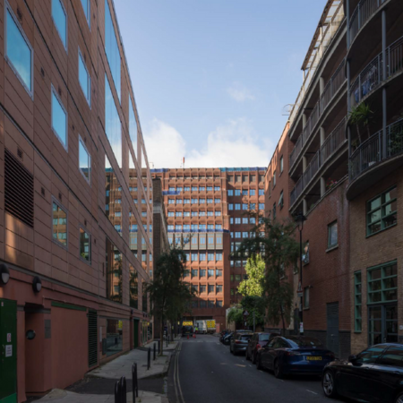  改修前（New Compton通り側）