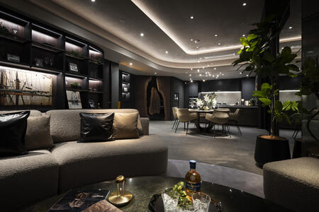 【モデルルーム（トップスイートフロア）】