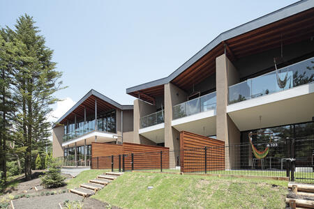 レジーナリゾート軽井沢御影用水 (ホテル事業)
