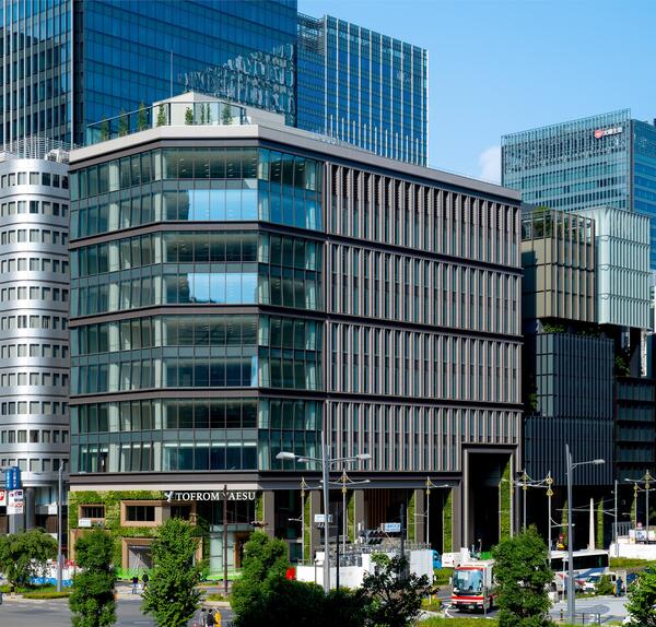 TOFROM YAESU THE FRONT 外観