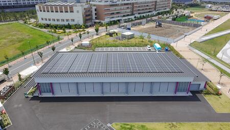 ボルダー棟（上屋根）の太陽光パネル